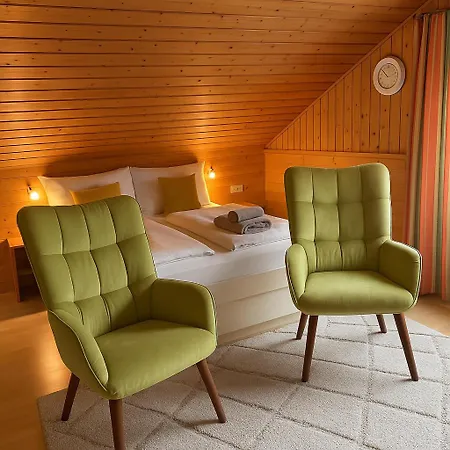 Klimatisierte Familienchalets Eingebettet In Der Rothenthurn